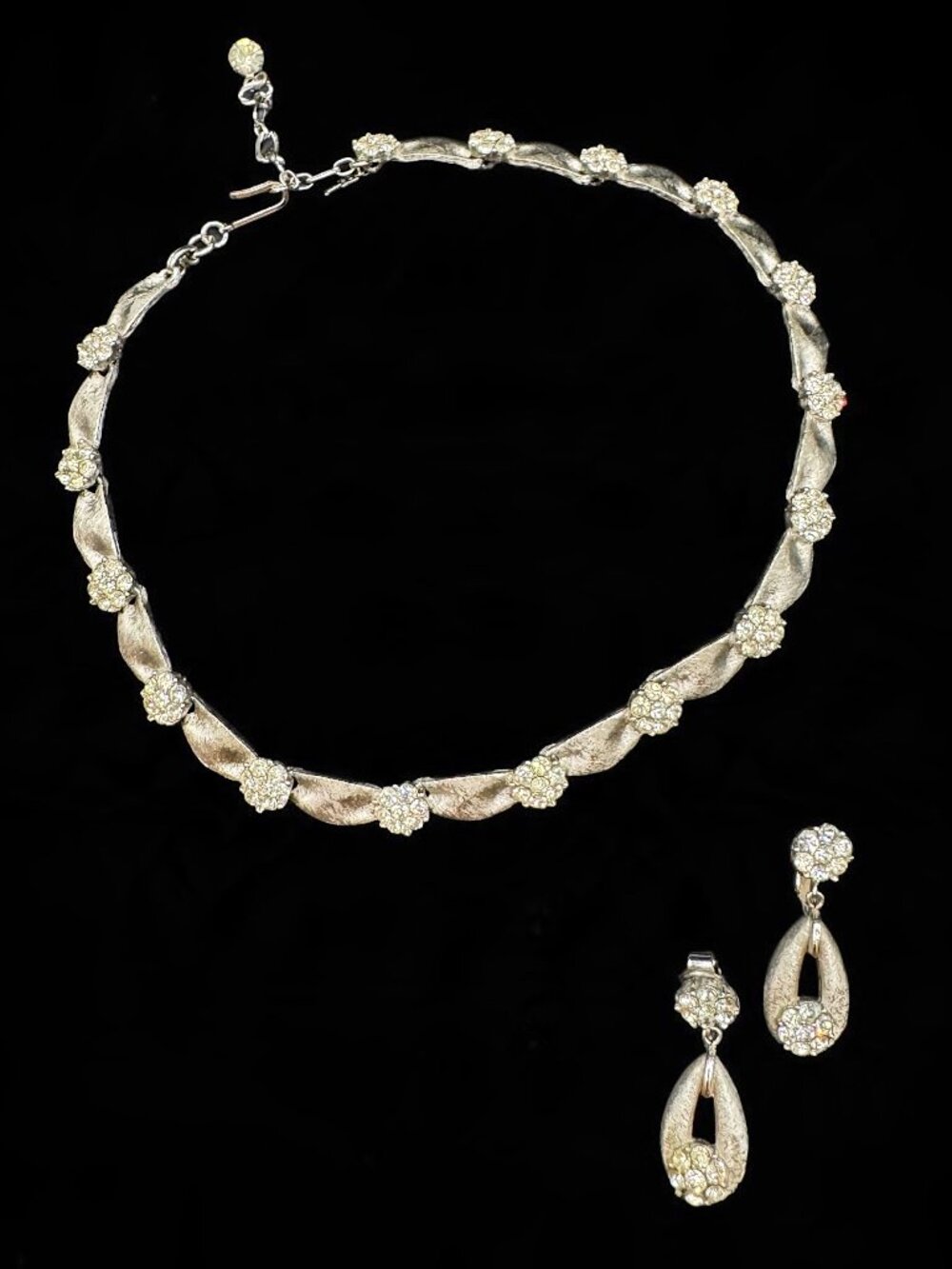 VTG TRIFARI Necklace & Clip Earrings Set Silver Tone Ribbon Clear Rhinestones